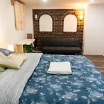 Newly Renovated Studio, Separate Entrance