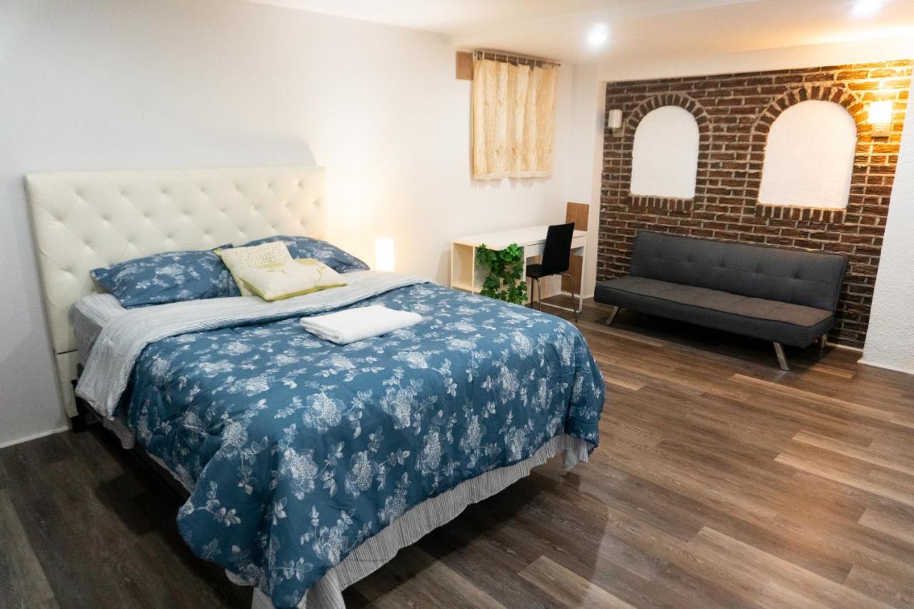 Guest house Newly Renovated Studio, Separate Entrance